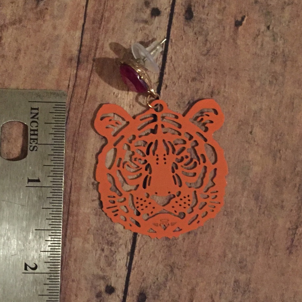 🛍 Black or Orange Tiger Cutout Earrings Metal - Picture 7 of 9